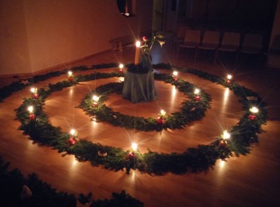 Advent begann mit dem Adventgärtlein in unserem Waldorfkindergarten Langwied